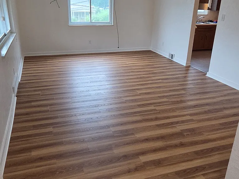 209 E Fairmont Ave — Photo 2