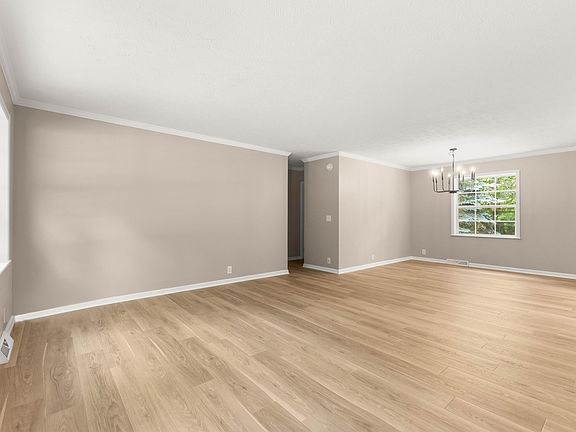 5th image of 13726 Jennifer Rd