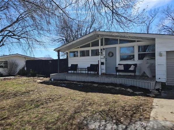 94 11th St, Chillicothe, MO 64601