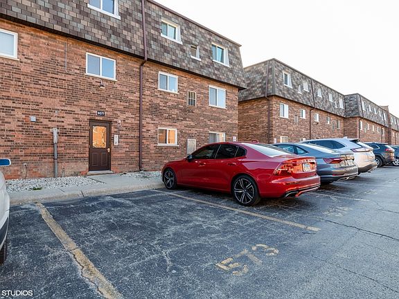 3rd image of 9377 Bay Colony Dr APT 2S
