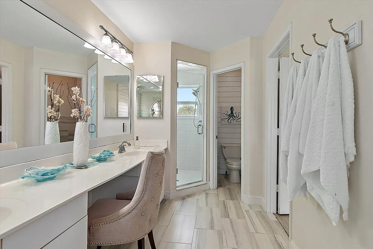 1504 Birkdale Ln - 1 — Photo 2