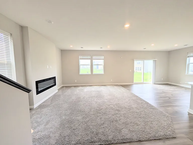 7368 183rd St W — Photo 2