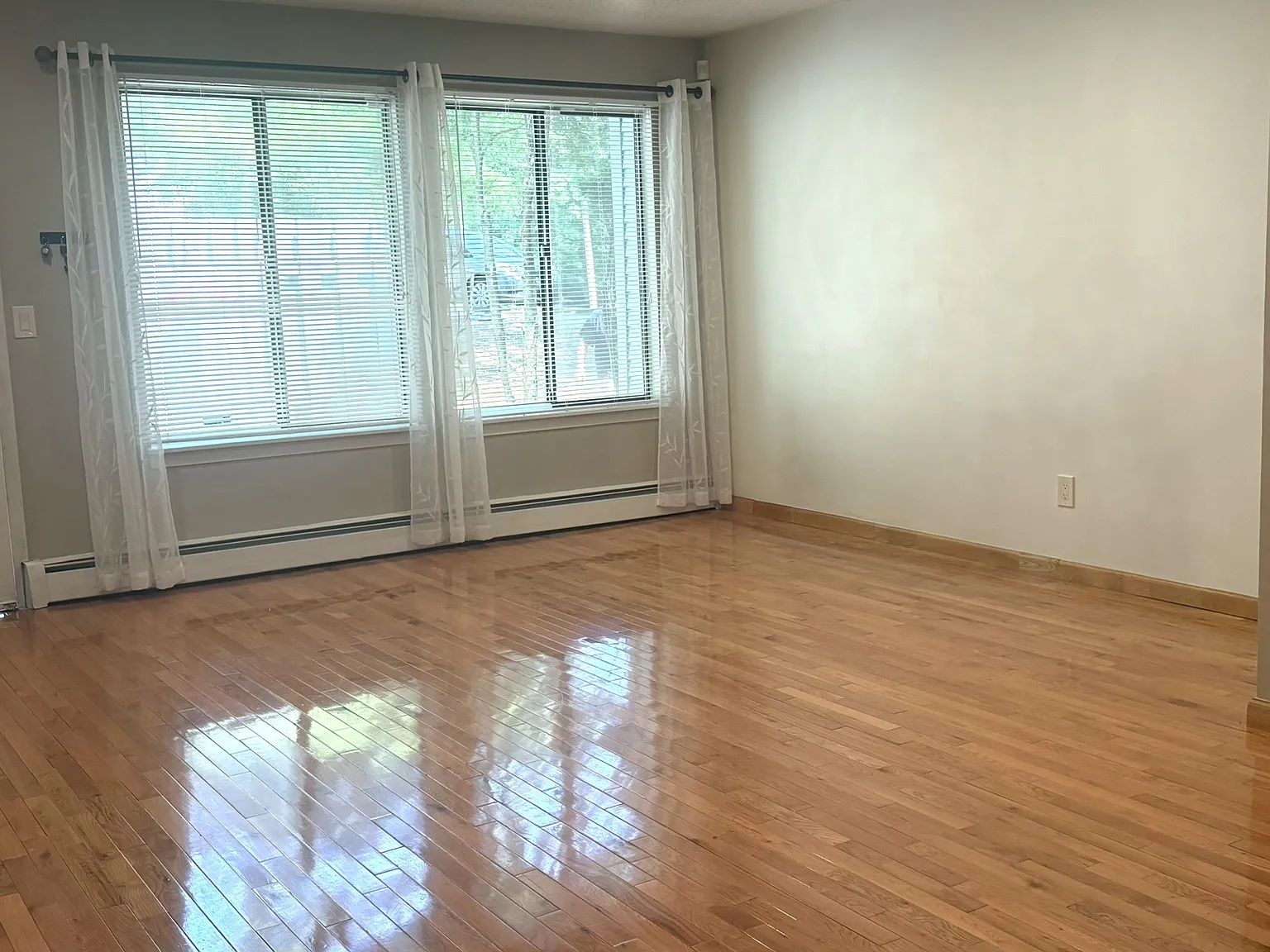2 bed, 1.5 bath, 1115 sqft, $2,400 — Photo 3