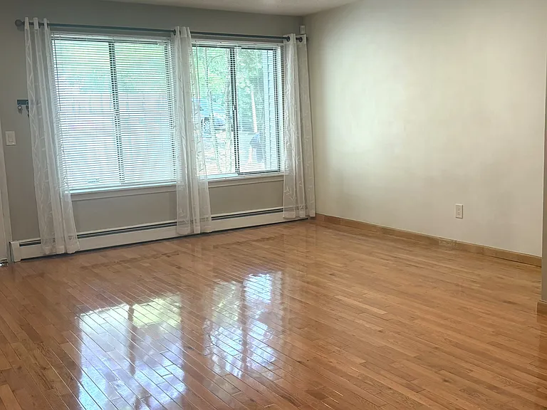 12 Talcott Forest Rd — Photo 3