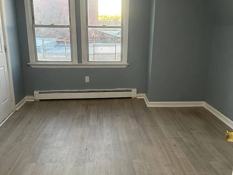 228-230 N 11th St #3 — Photo 8
