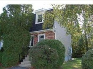 5 Oakwood Ln APT 1, Goffstown, NH 03045