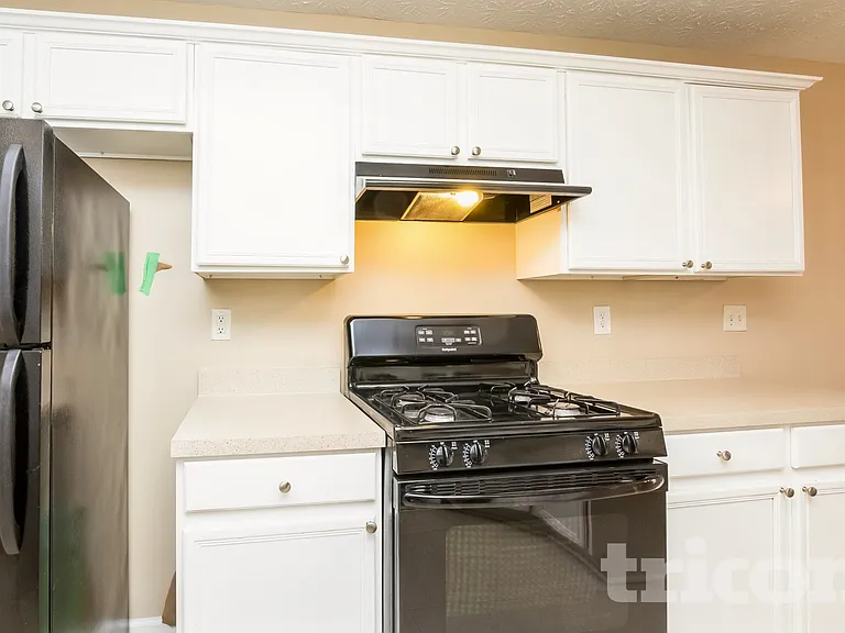 520 Gatewood Dr — Photo 5