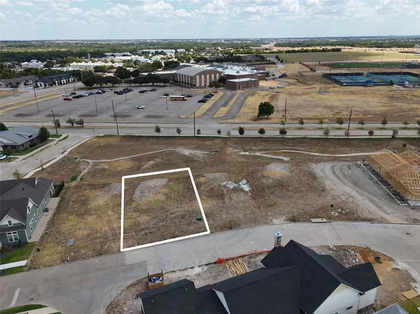 950 Alex Ln, Midlothian, TX 76065