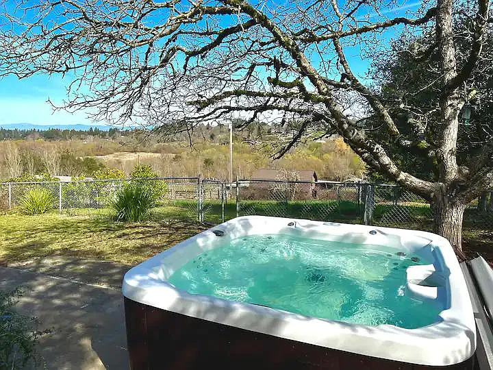 827 Watertrough Rd — Photo 13