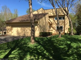 18105 Valley View Rd, Eden Prairie, MN 55346