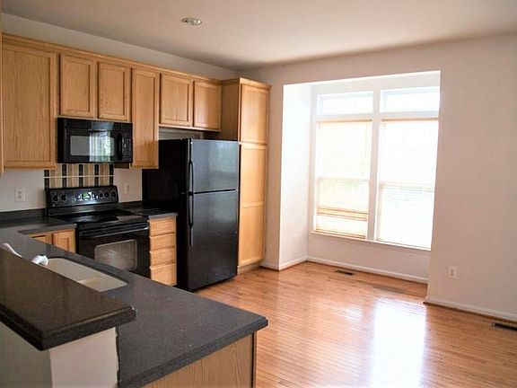 3rd image of 4640 Odessa Dr