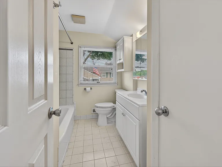 1120 Greenbriar Rd — Photo 5