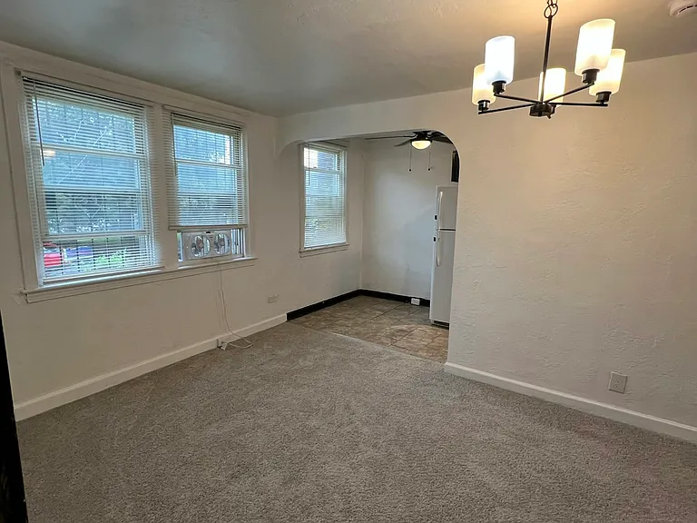 399 E Cliveden St #B — Photo 11