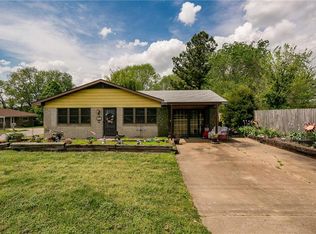 916 SE J St, Bentonville, AR 72712