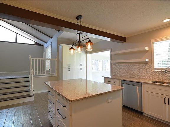 5th image of 19118 Challe Cir W