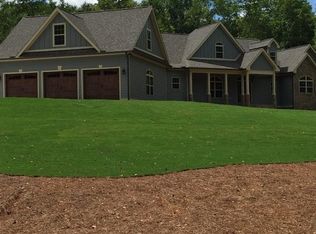 374 Lakeshore Dr, Jefferson, GA 30549