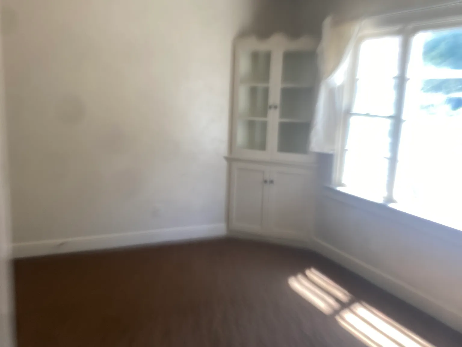 3 bed, $1,300 — Photo 1