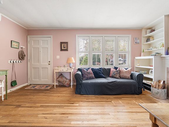 5th image of 1615 SW Canby St