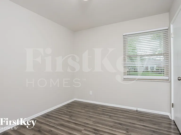 7235 Forestate Dr — Photo 11