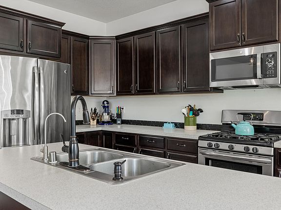 3rd image of 1392 Quartz Ave