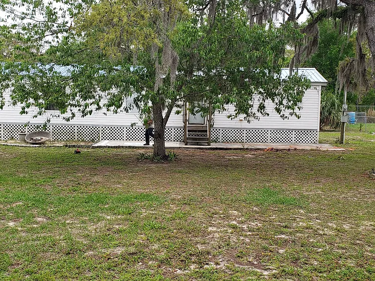 17014 Meridian Blvd — Photo 2