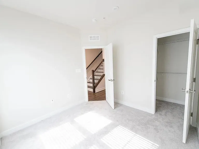 2816 Evansgreen Dr — Photo 3