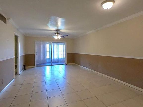 3rd image of 2431 SW 82nd Ave #1303