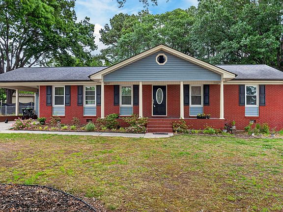 3rd image of 102 W Merlin Dr