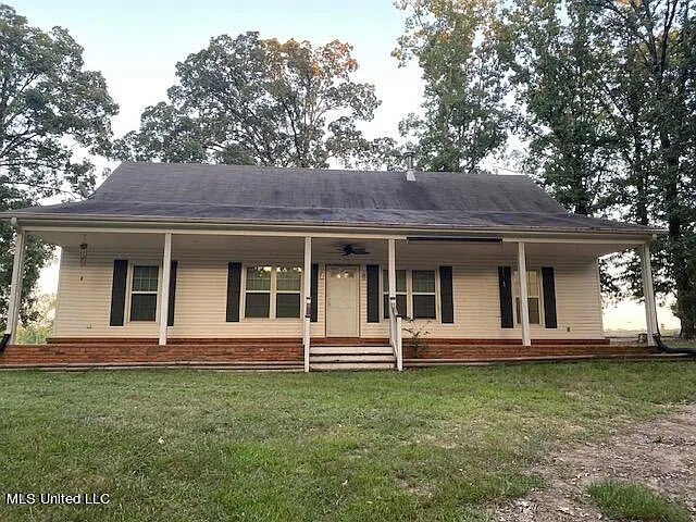 3 bed, 2.0 bath, 1734 sqft, $1,800 — Photo 2