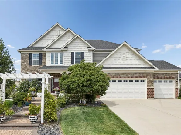 4327 Plantree Rd, Naperville, IL 60564