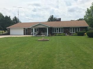 1783 Clearview Rd, Dixon, IL 61021