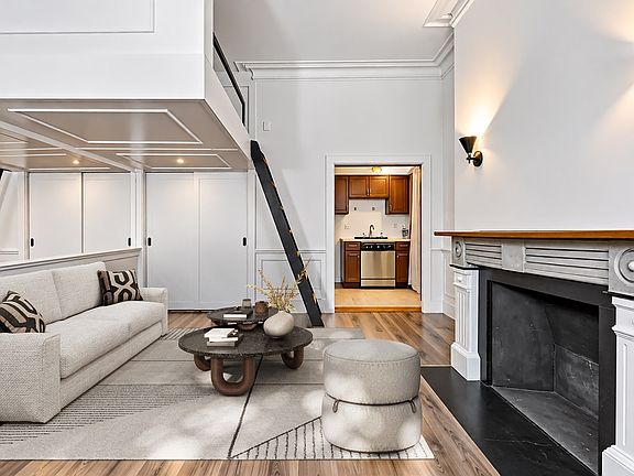 4th image of 364 Marlborough St APT 1