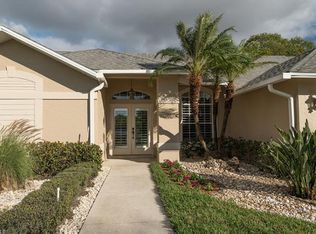 10261 Regent Cir, Naples, FL 34109