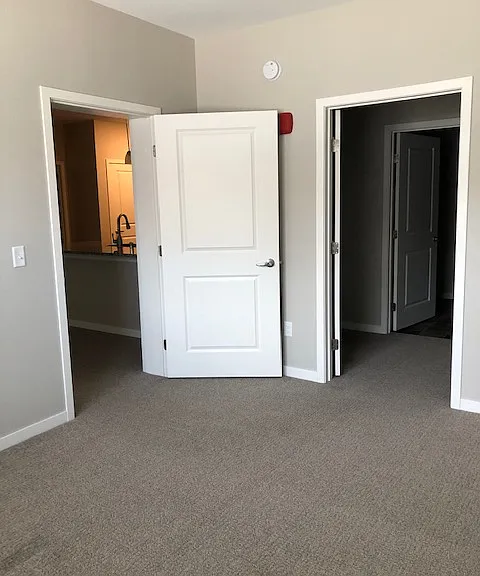 MBr with walk thru closet
2 Br 994 Sq. Ft.
