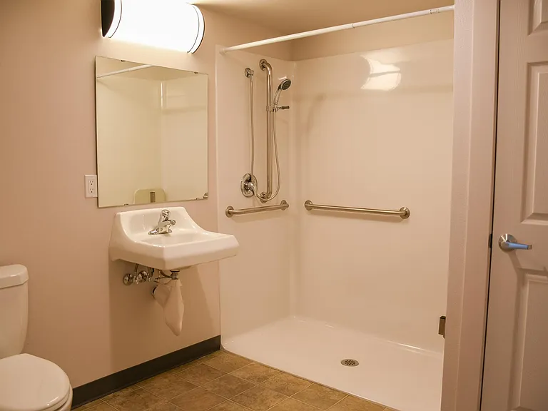 Kirkland Heights Apartments — Photo 34