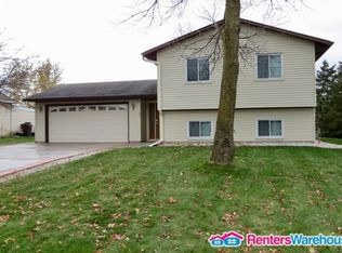 1823 Karis Way, Eagan, MN 55122