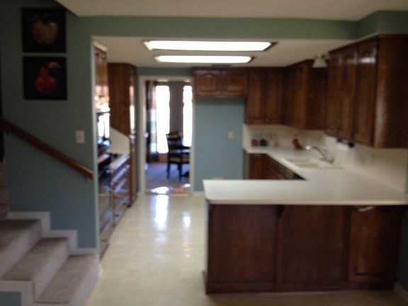 3rd image of 113 Northhill Ct