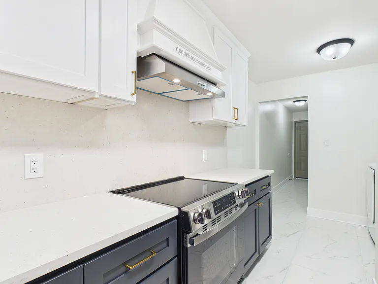 7836 Bateman Ln — Photo 18