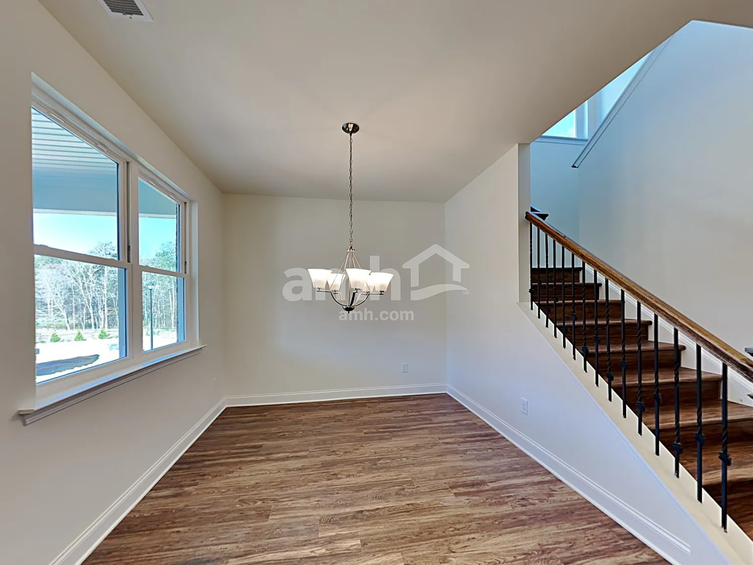 5 bed, 3.0 bath, 2850 sqft, $2,830 — Photo 4