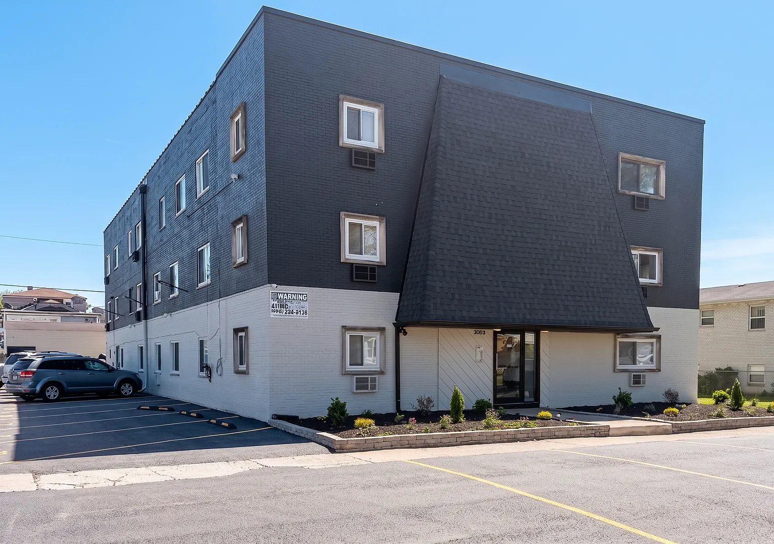 Comfortable Apartment Living in Summit, IL — Photo 2