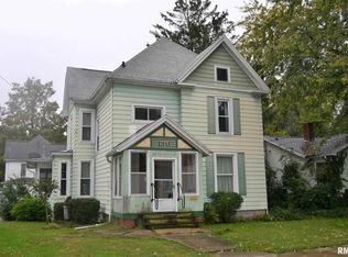 611 W Beecher Ave, Jacksonville, IL 62650