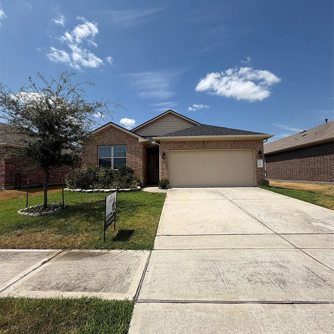 3 bed, 2.0 bath, 1445 sqft, $2,000 — Photo 1