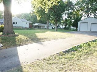 706 E Walnut St, Independence, MO 64050