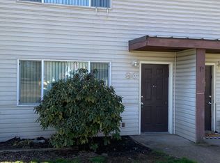 Village Court, Creswell, OR 97426