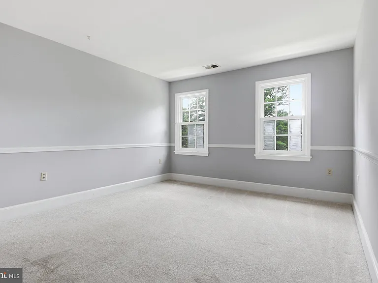 6817 Jeremiah Ct — Photo 26