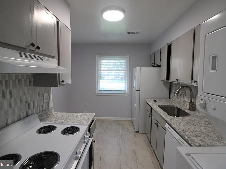 311 Rock Spring Dr SW — Photo 5