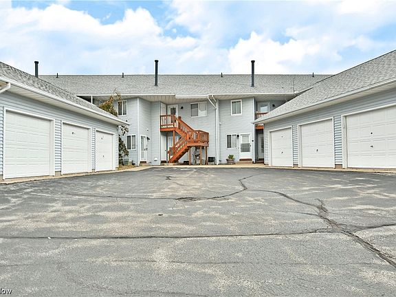 2nd image of 1025 Harbor St APT 35