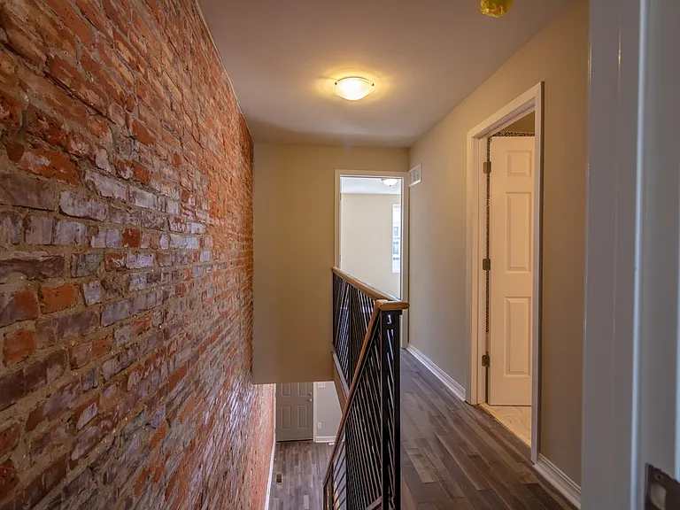 2515 Ingersoll St — Photo 25