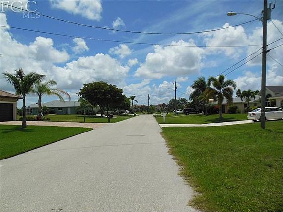 2nd image of 2818 SW 38th Ter