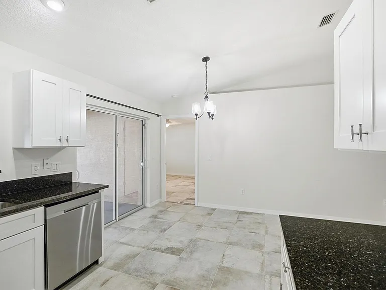 57 Raintree Pl #B — Photo 17